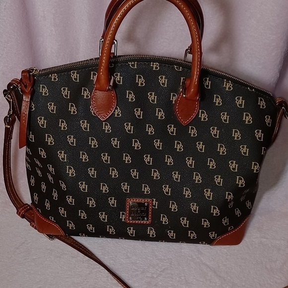 Dooney & Bourke handbag - Picture 1 of 8